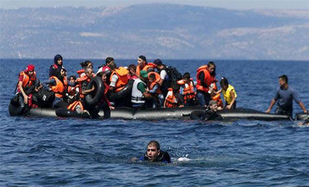 Naufragio en las aguas del Egeo Mueren nueve migrantes por el naufragio de una embarcación en el Egeo